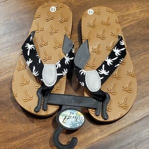 Boys flip flops 🌴